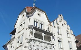 2 Zimmer Zentral-Ruhig Mit Flair Gertrud Schloessli